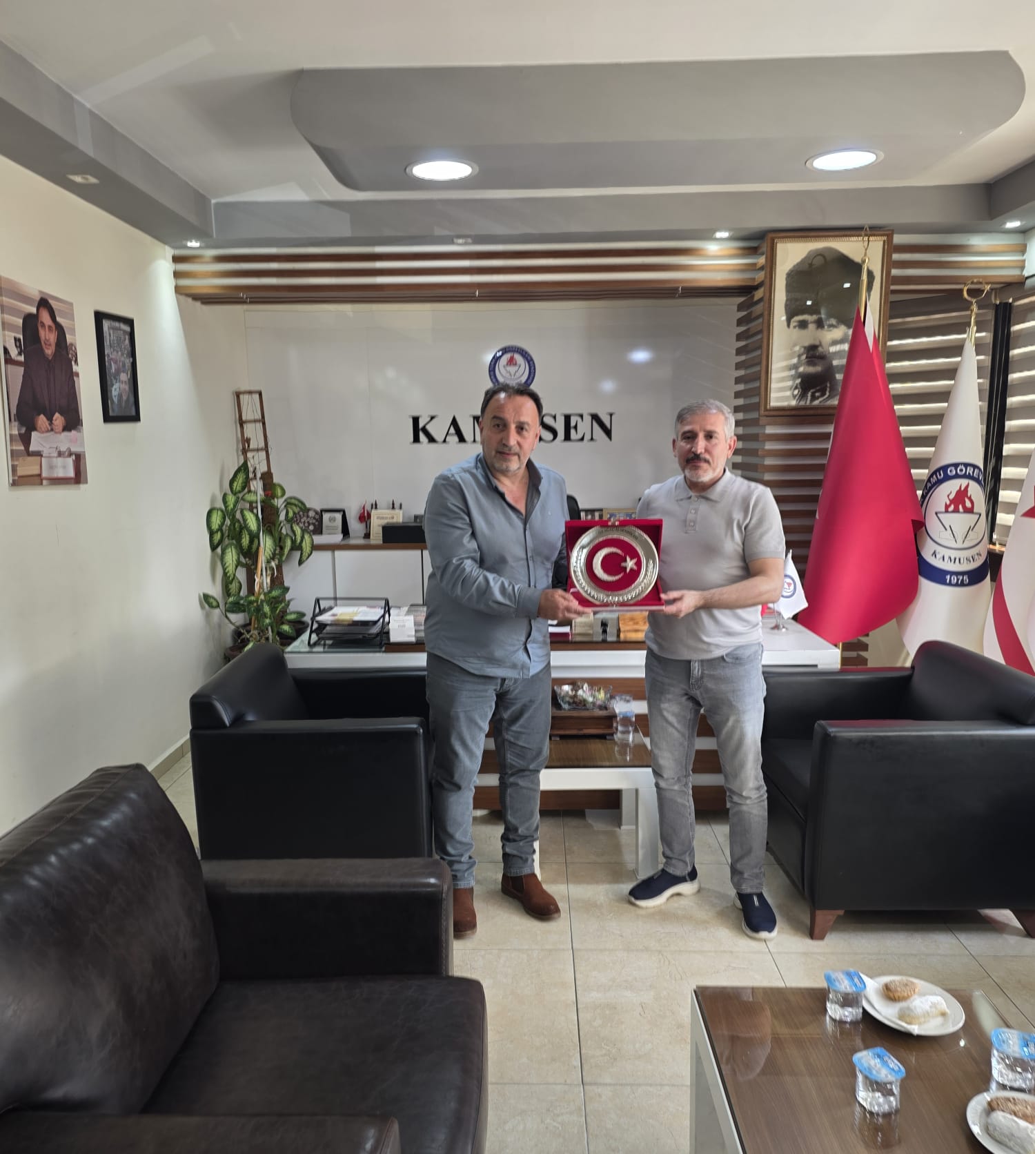 GENEL BAŞKANIMIZ DOLU, KKTC KAMU-SEN'i ZİYARET ETTİ